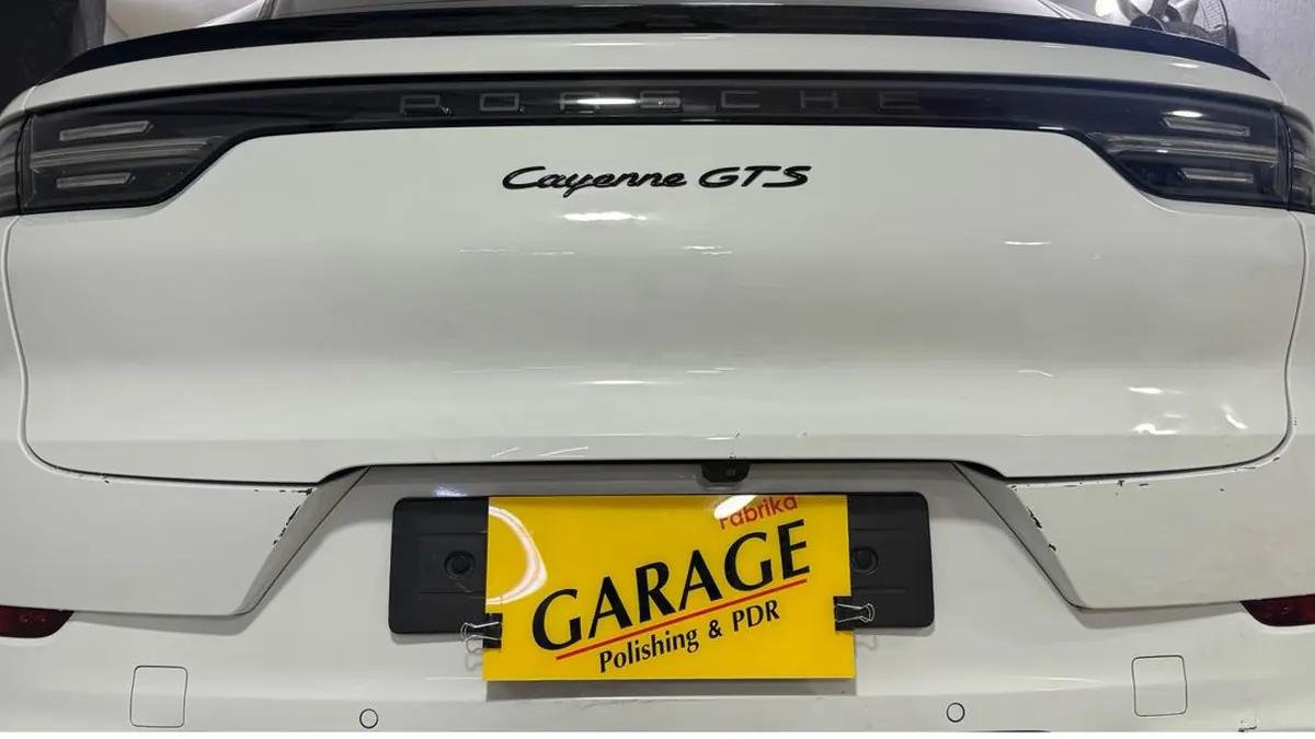 Porsche Cayenne GTS – الباب الخلفي – استعدال على البارد – Garage المقطم — بعد