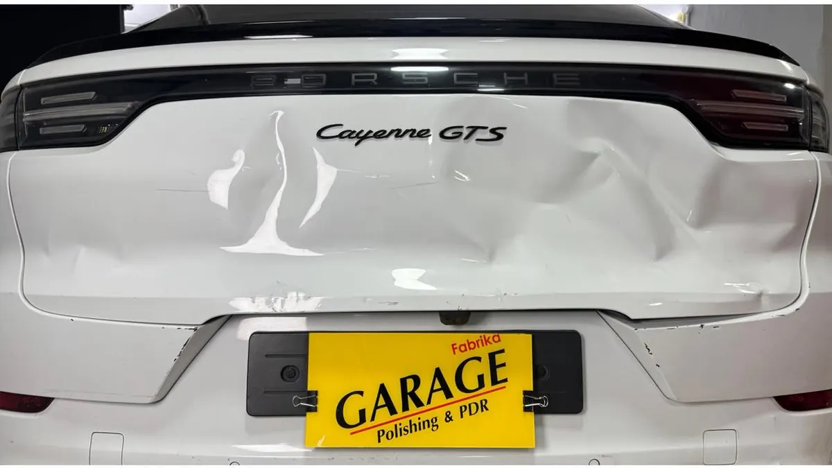 Porsche Cayenne GTS – الباب الخلفي – استعدال على البارد – Garage المقطم — قبل