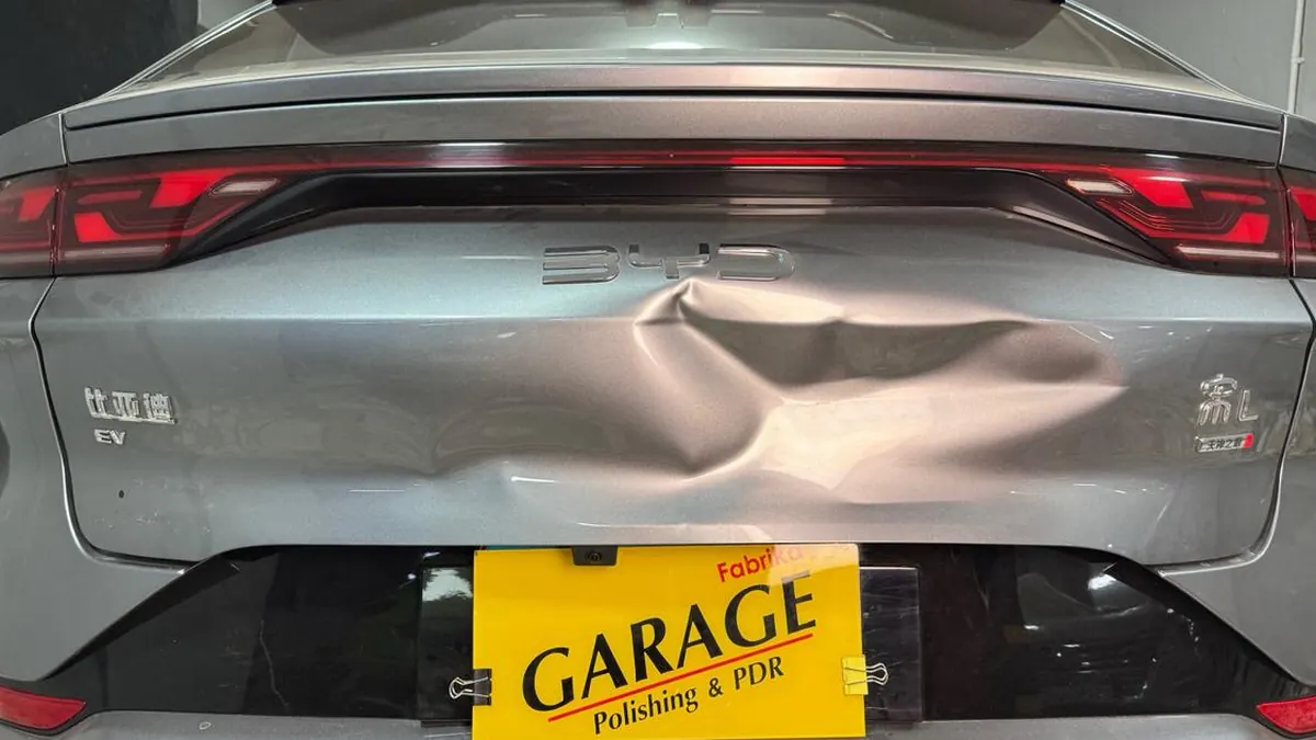 BYD – الباب الخلفي – استعدال على البارد – Garage المقطم — قبل
