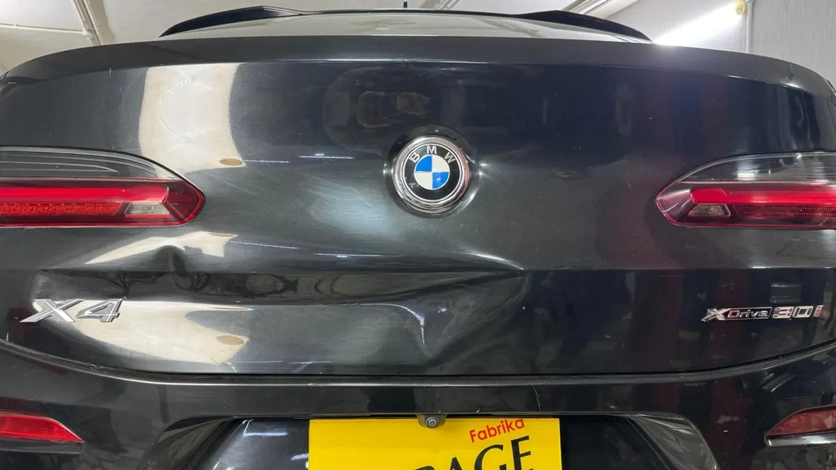 BMW X4 – الباب الخلفي – إصلاح بدون دهان – Garage المقطم — قبل